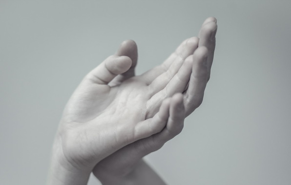 ruki-ladoni-fon.jpg