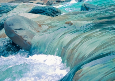 Drink! A river pure and clear that’s flowing from the throne